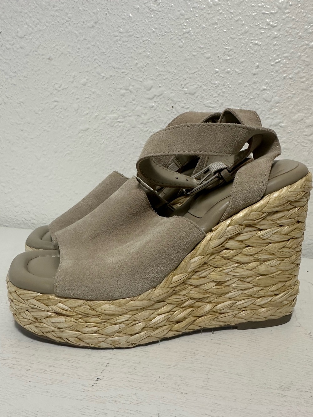 Marc fisher Women’s Taupe Suede Espadrille Wedge Sandals
